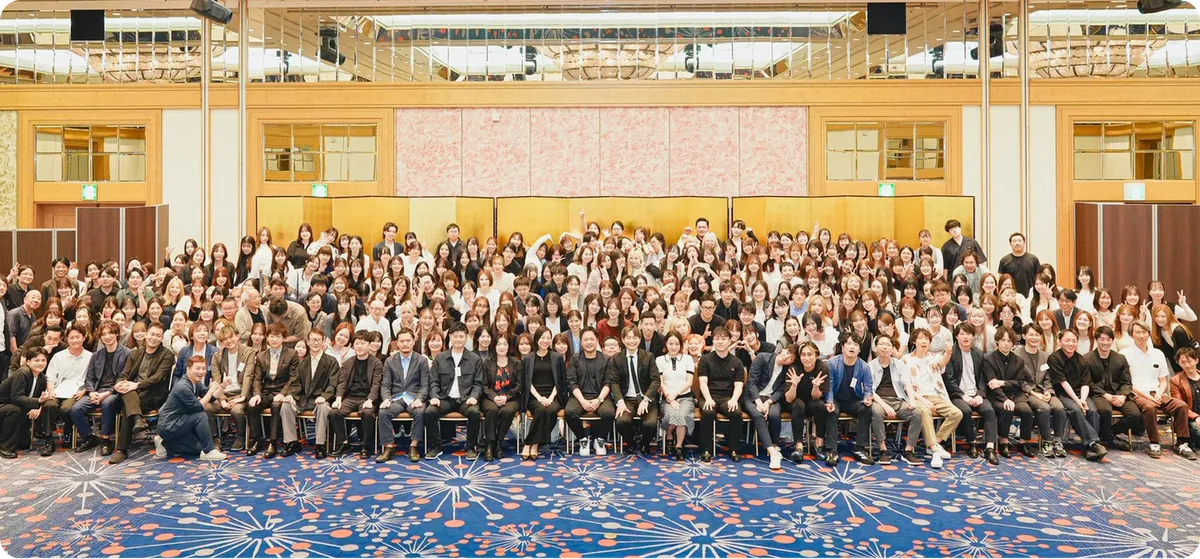 医療法人社団新心会グループの総会の集合写真